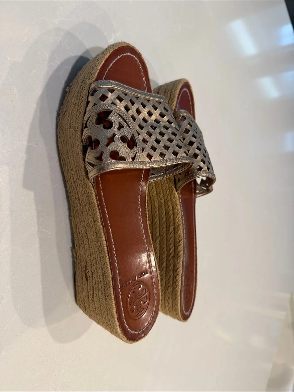 Tory Burch reposhing this